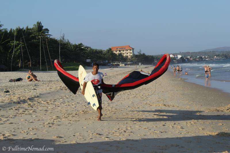 Kitesurfing in Mui Ne